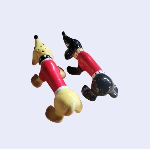 Vintage Py Japan weenie Dog salt and pepper shakers - Picture 2 of 5
